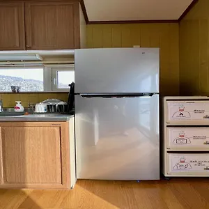 https://yellow-house-by-lake-toya.hokkaidohotelsjapan.com